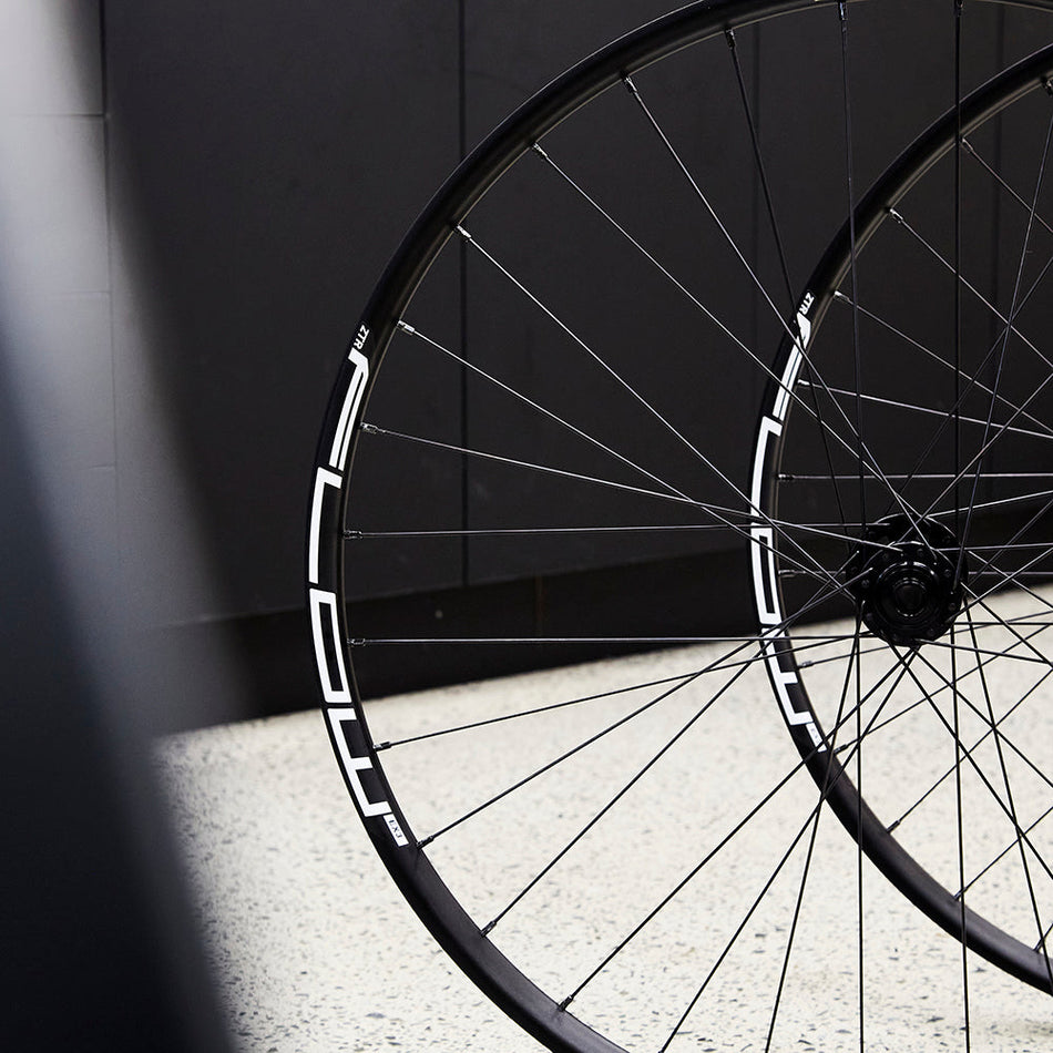 FLOW EX3 ON DT350 - 27.5" WHEELSET