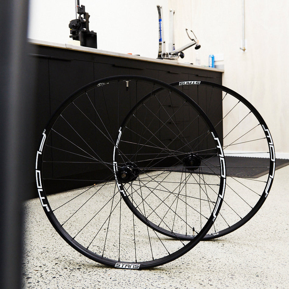 STAN'S NOTUBES - FLOW EX3 DH WHEELSET - NEO HUBS - WBWO