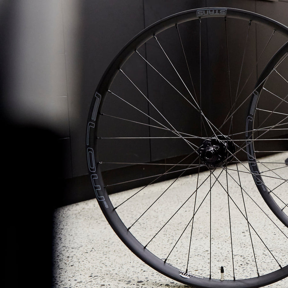 STAN'S NOTUBES - FLOW MK4 SUPERBOOST WHEELSET - NEO - WBWO