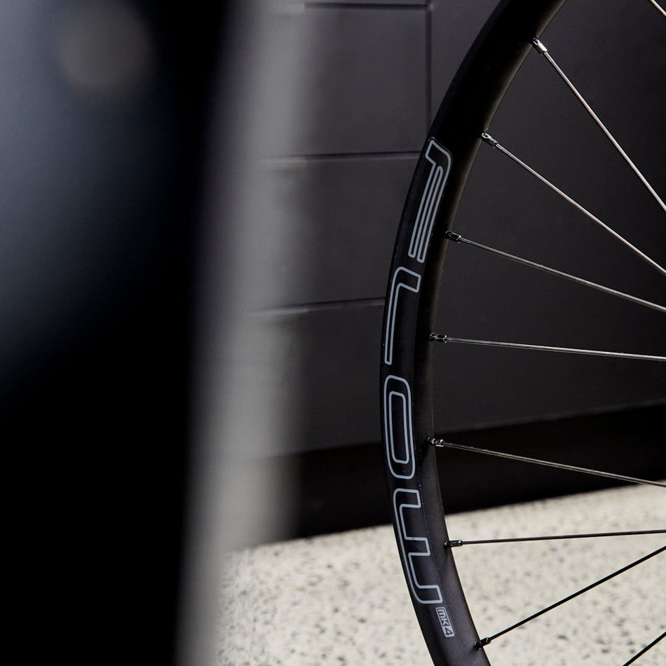 STAN'S NOTUBES - FLOW MK4 29 REAR WHEEL - DT350 142X12 - WBWO