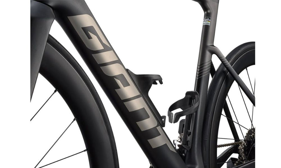 Giant 2027 Propel Advanced 1